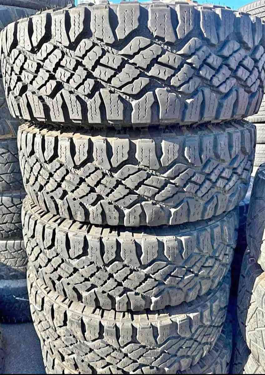 28575R18 tires con 80 de vida las 4 de la marca GOODYEAR
