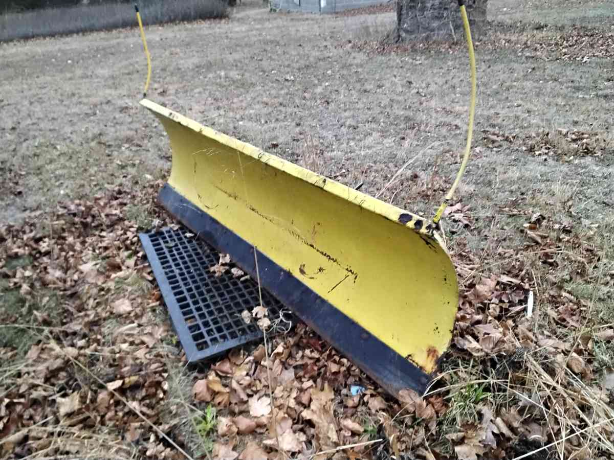 Nice Heavy Duty Myers Snowplow with 4 Springs Like New