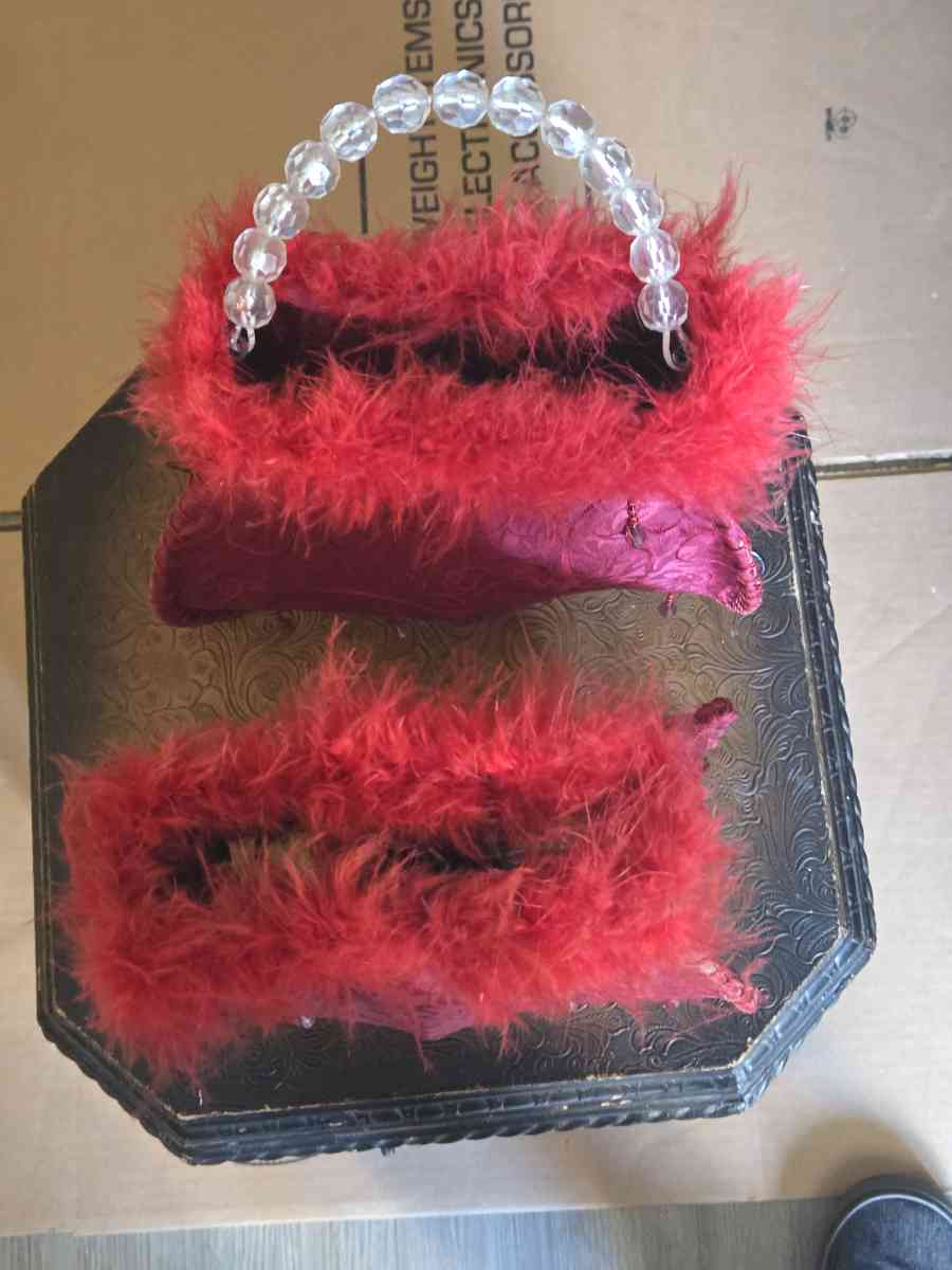 Red Feather Trim Acrylic Tassels Purse Shape with Beaded Han