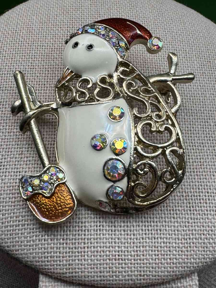 2039PTT High Quality New Enamel  Snowman With Shovel