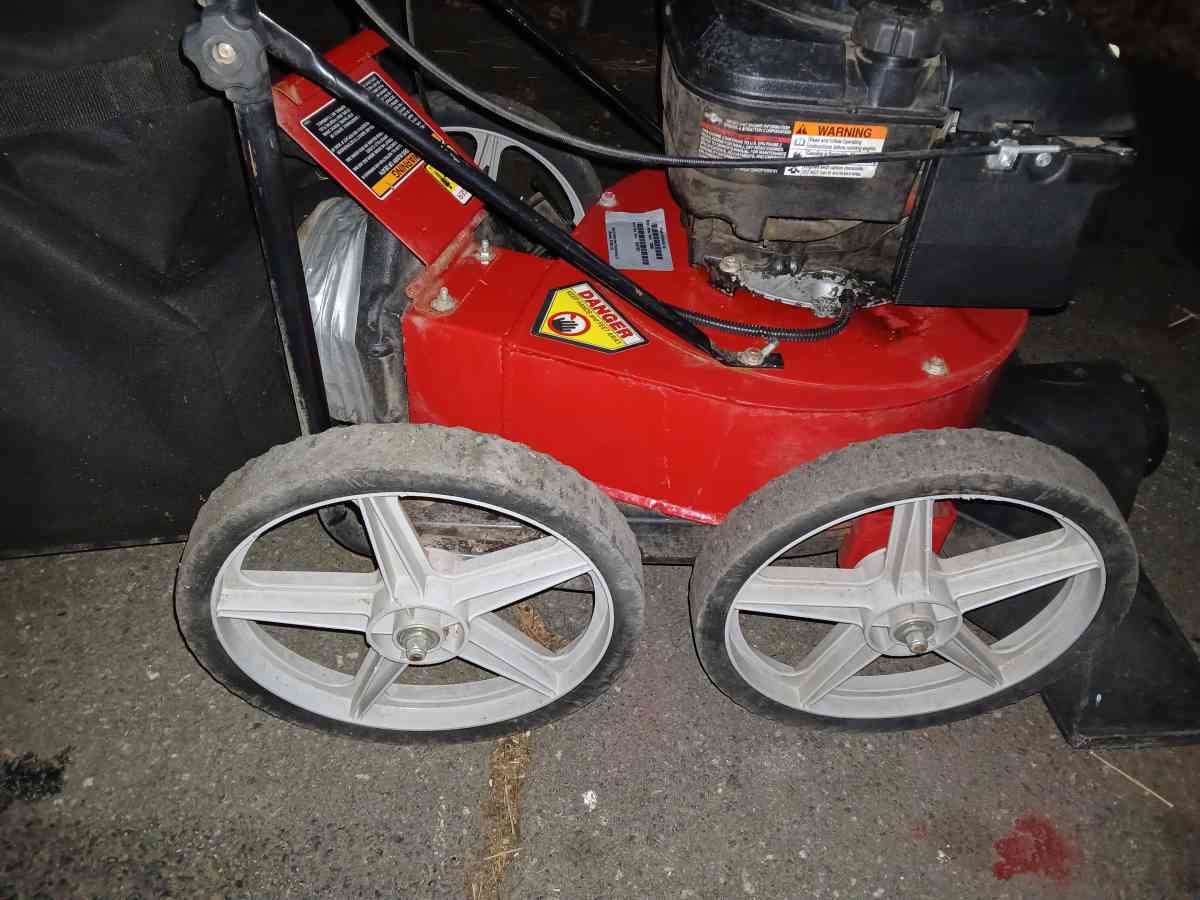 Briggs n Stratton leaf sucker