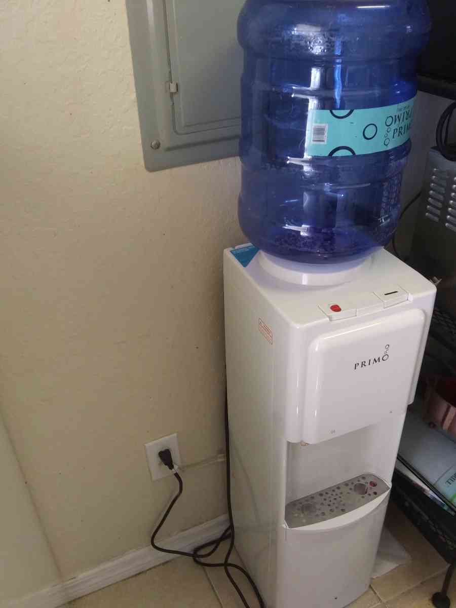 PURE WATER DISPENSOR