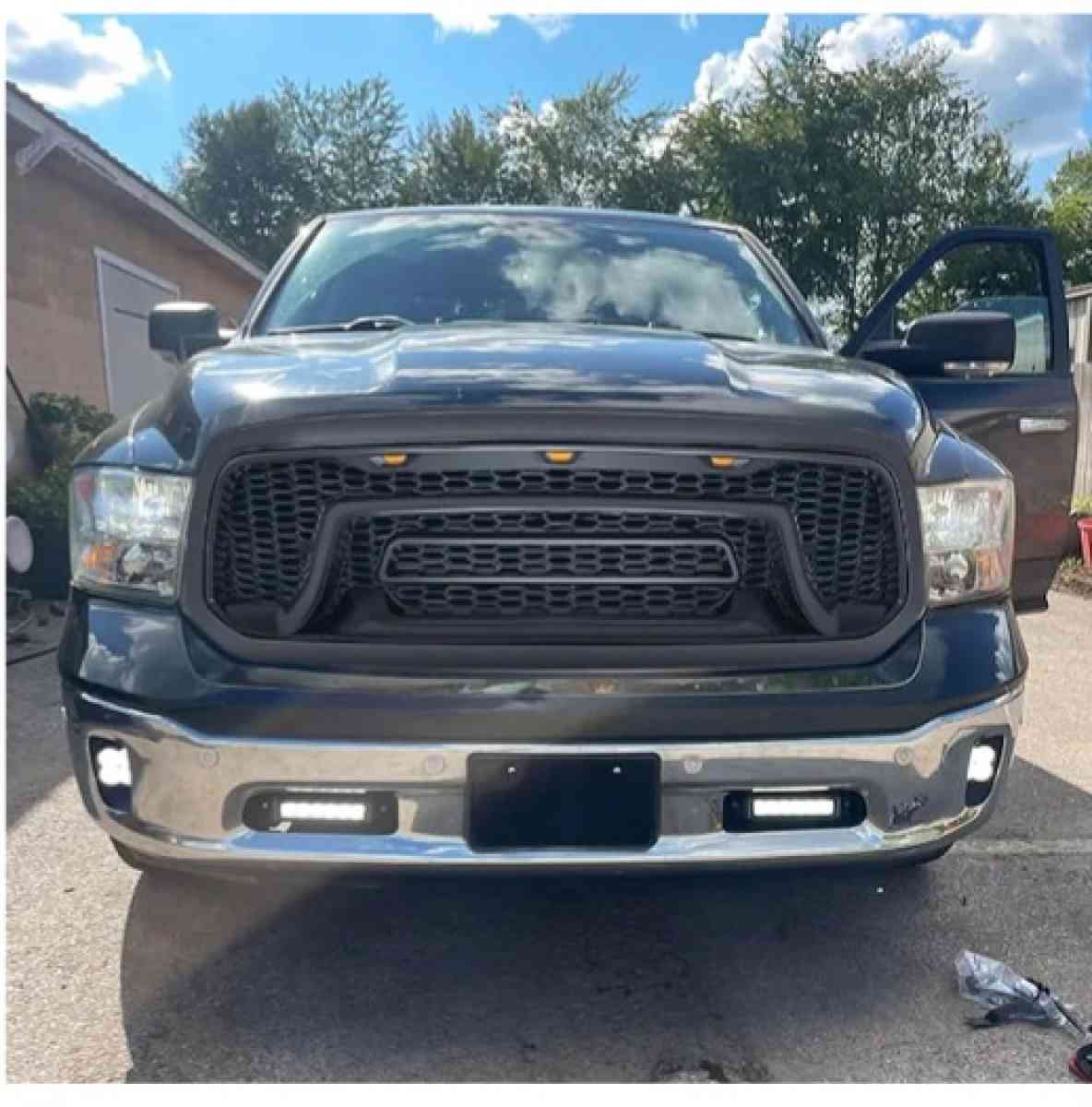 Offer grill with amber light for ram 1500 2013 2015