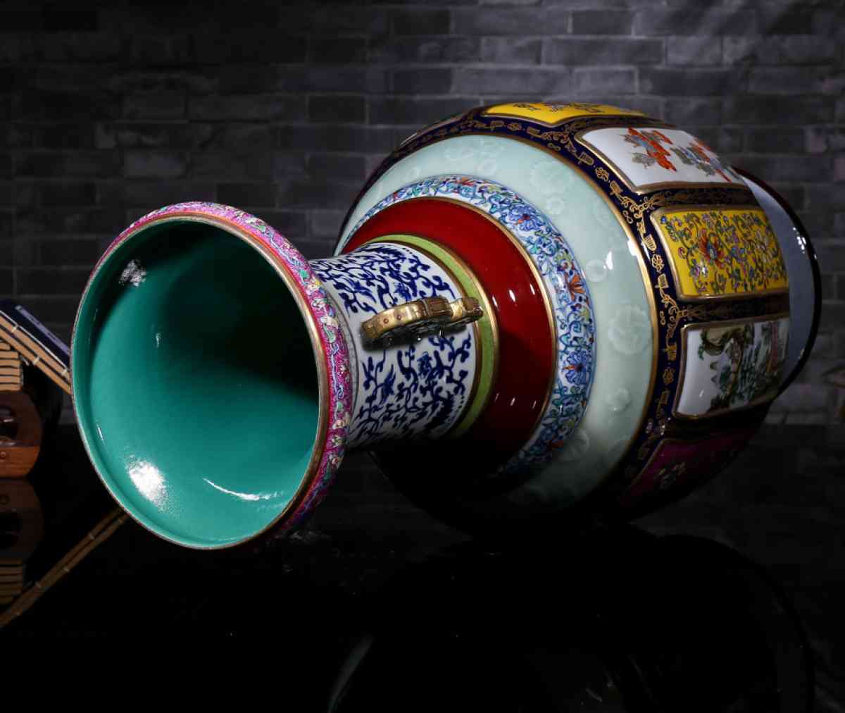 Chinese ceramic famille rose vase Asian antique porcelain