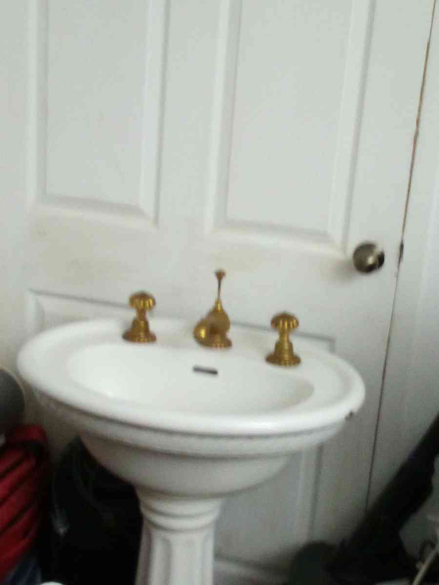 vintage cast iron porcelain pedestal sink BEAUTIFUL