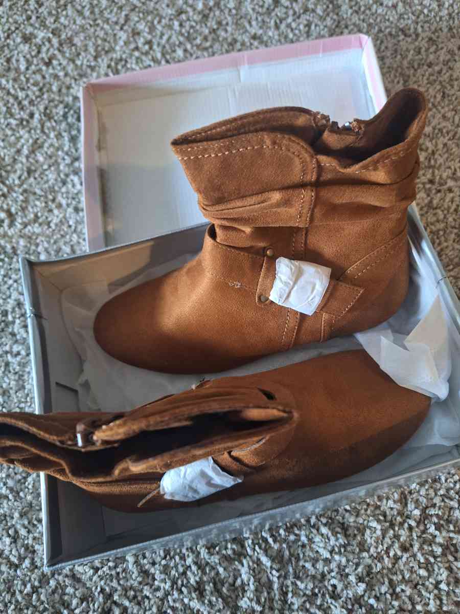 Brand New tan ankle boots