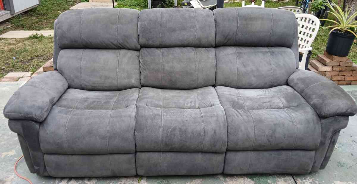 Electric Reclining Sofa