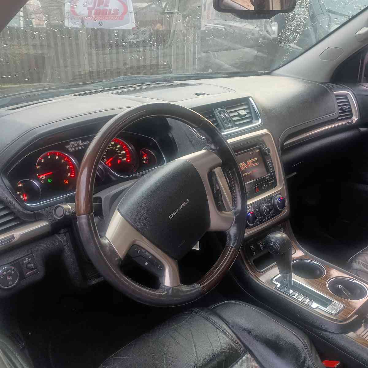 2014 GMC Acadia Denali 89k miles