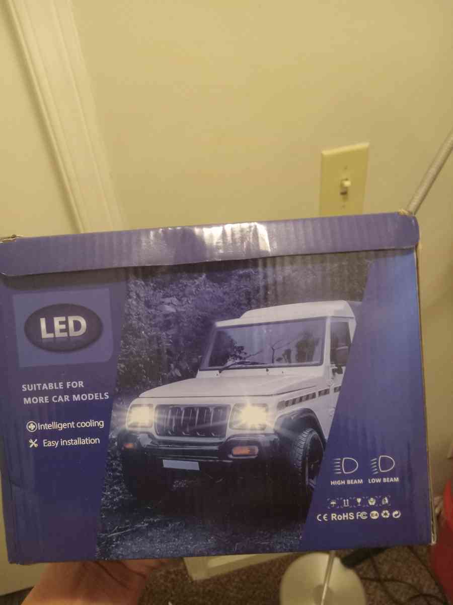 Pair of rectangular LED headlights with H4 connections