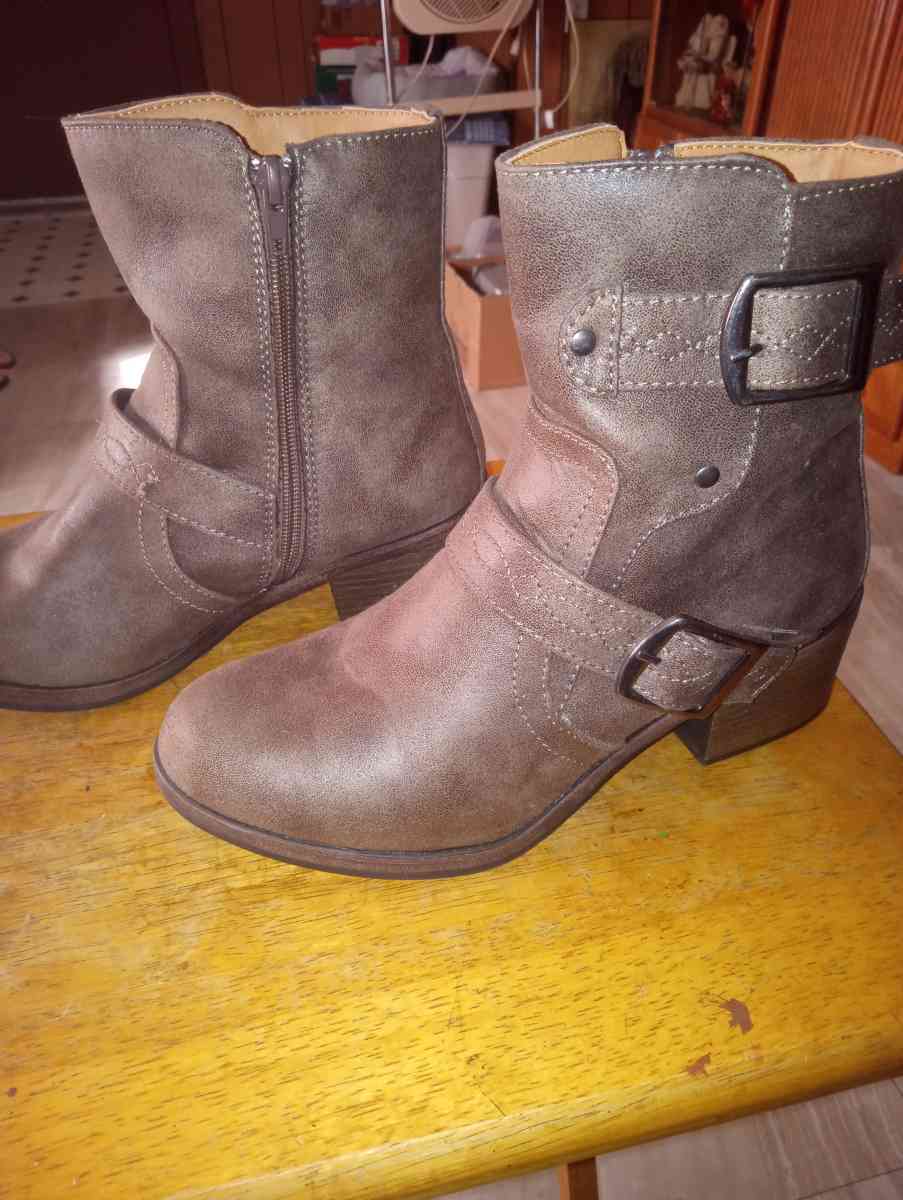 Womens Boots