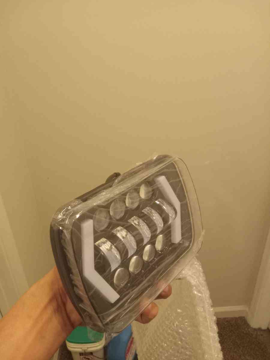 Pair of rectangular LED headlights with H4 connections