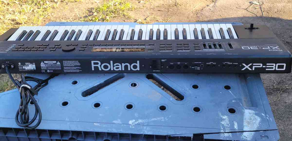 Roland XP30 64 Voice Expandable Synthesizer  61 Key Keyboard