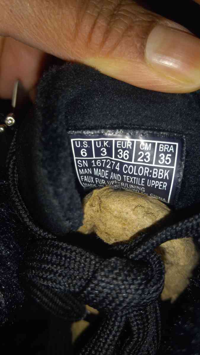 all Black skechers boots