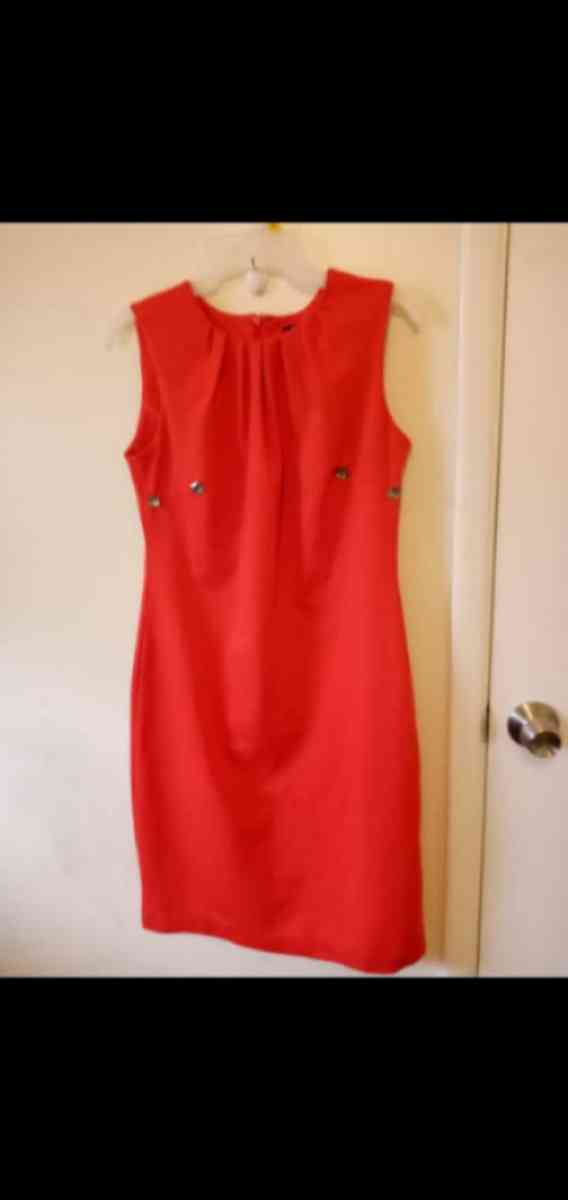 ladies sleeveless red dress