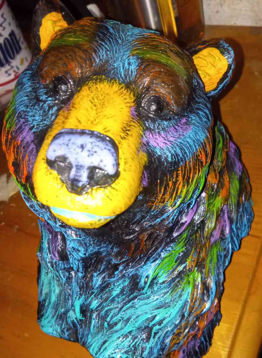 Bear figurines