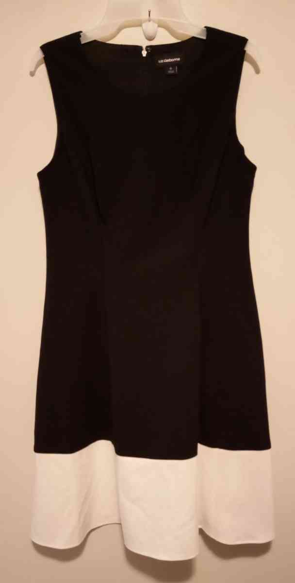 Liz Claiborne Size 8 Black Dress with White Bottom
