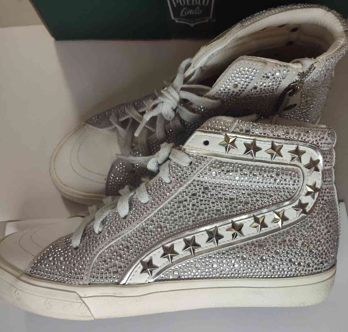 Bonitos tenis marca VH original design