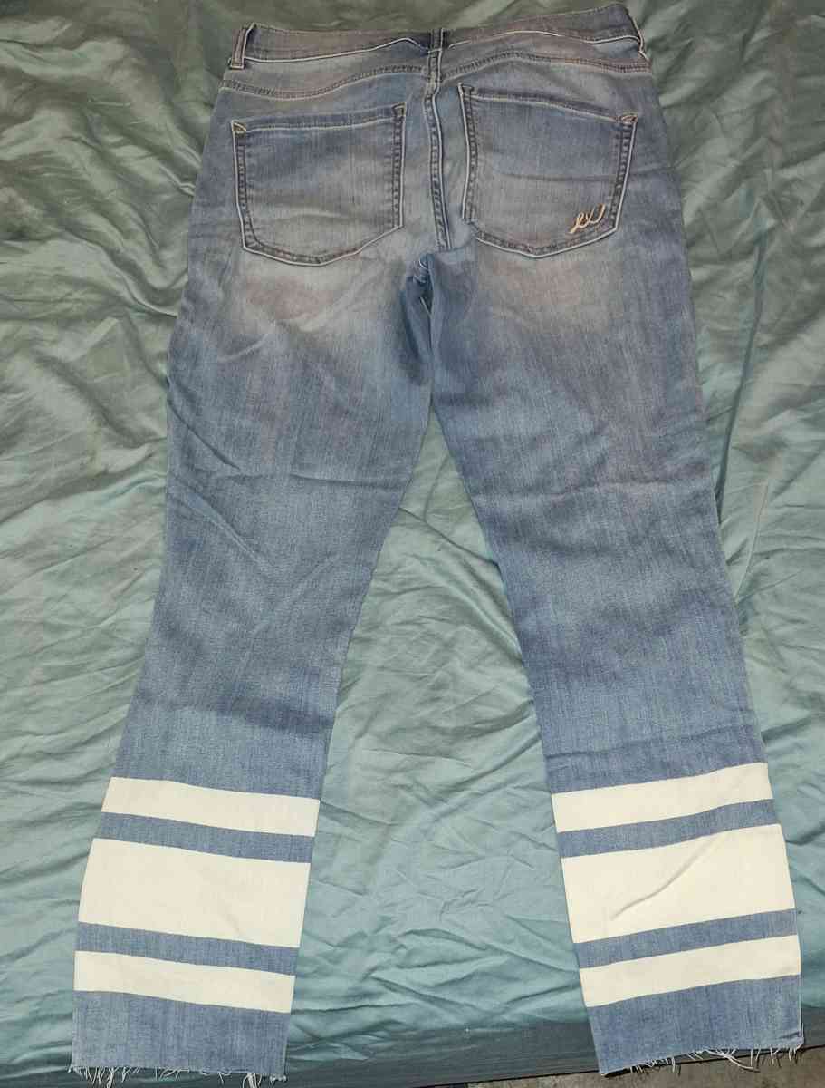 express Womens Size 8 cropped jeans