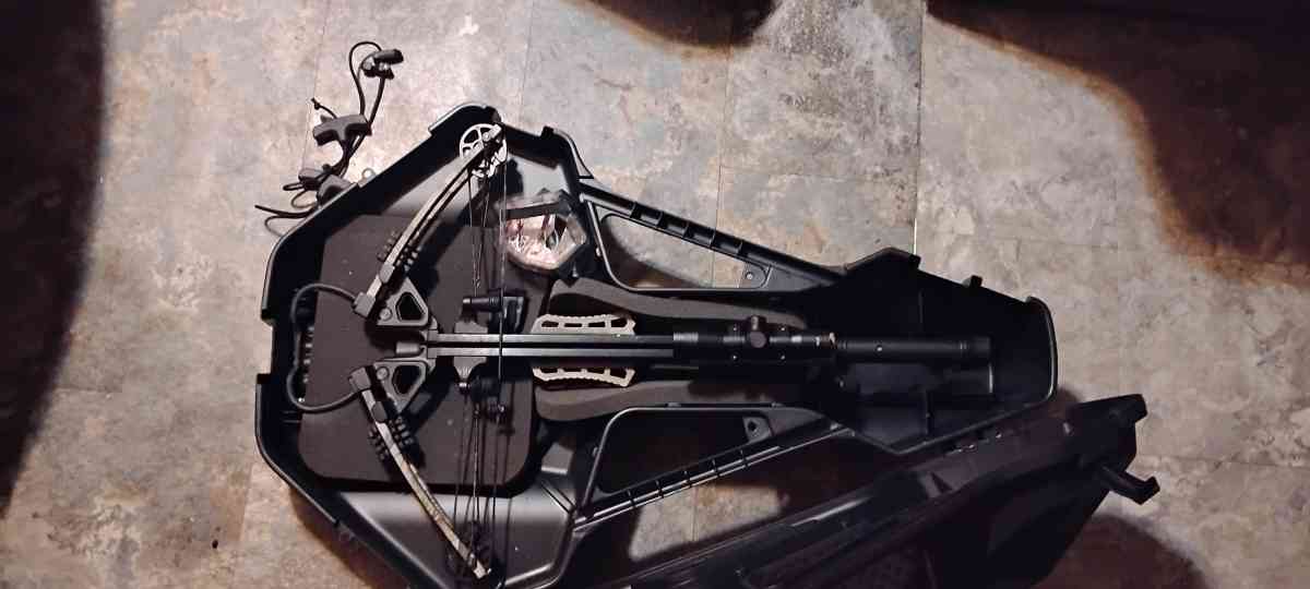 Centerpoint Sniper Elite 370 Whisper Crossbow