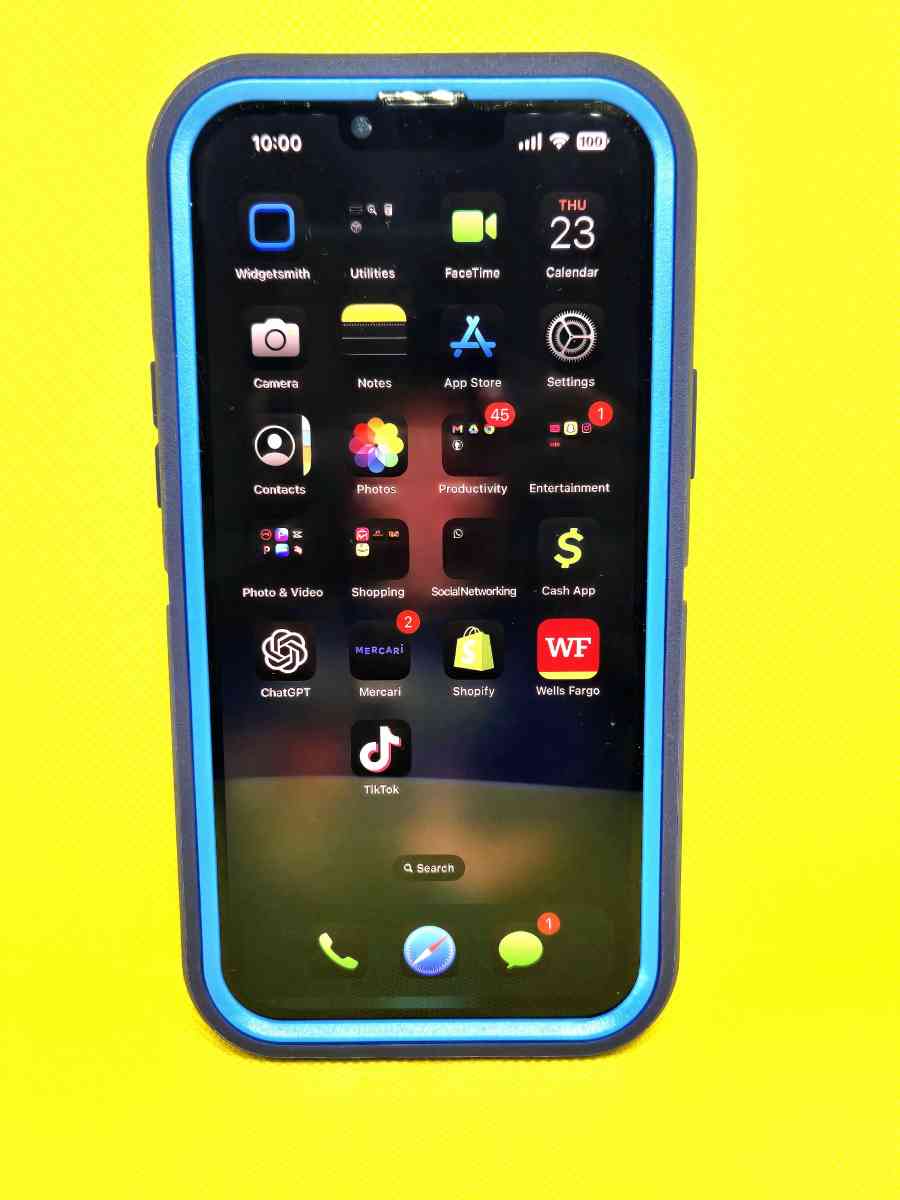 Iphone 13 Pro Max with TikTok and Capcut Installed