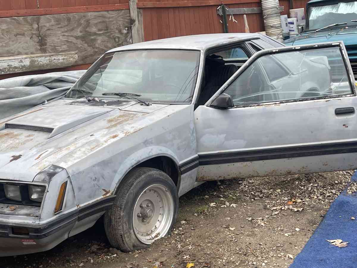 FORD MUSTUNG 82 FOXBODY
