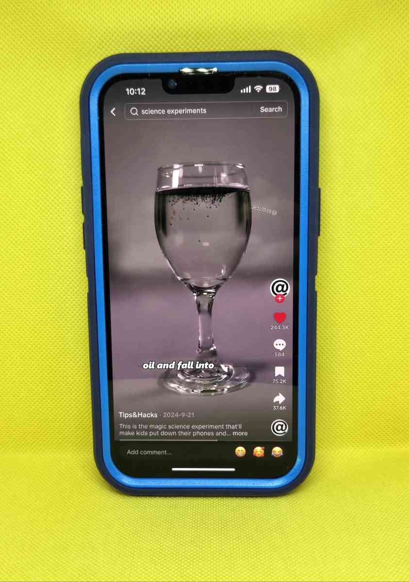 Iphone 13 Pro Max with TikTok and Capcut Installed