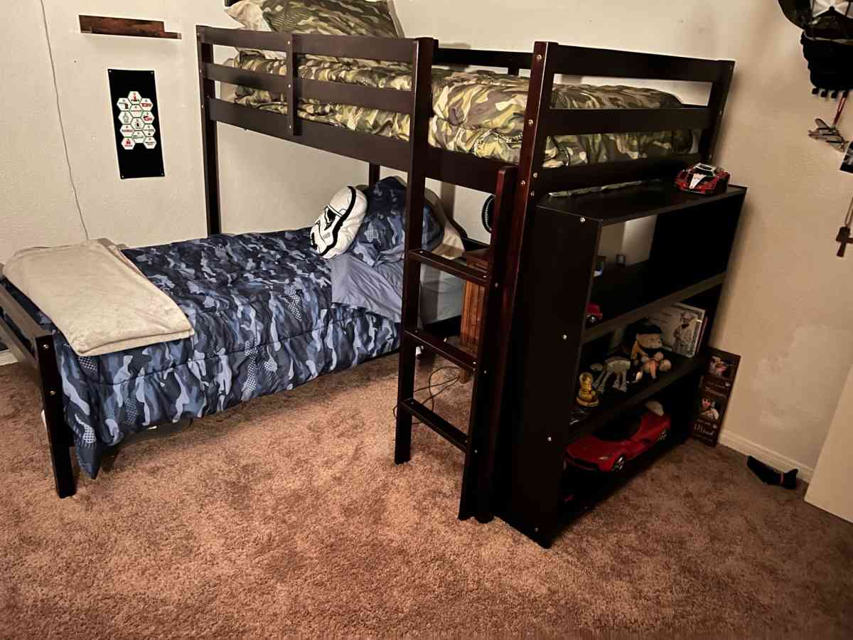 bunk beds mattress and bedding