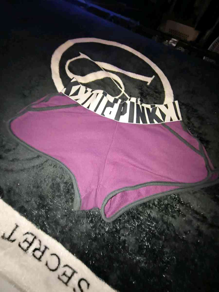 PINK shortss