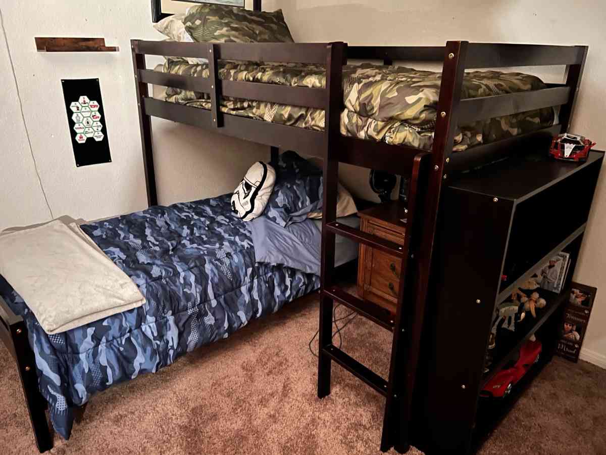 bunk beds mattress and bedding