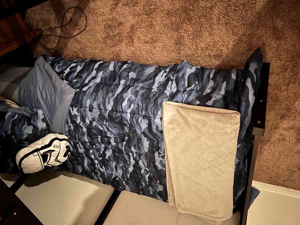 bunk beds mattress and bedding