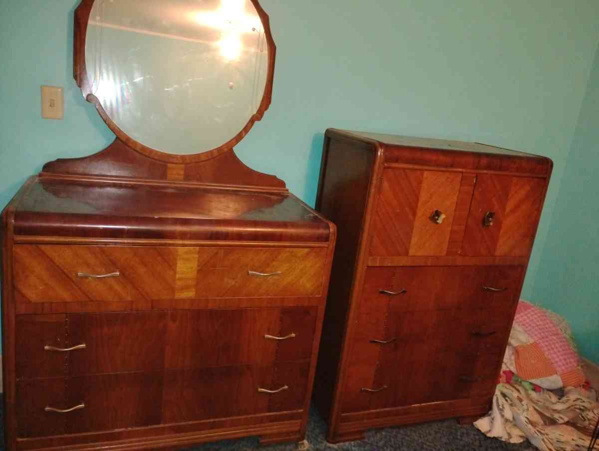 dresser set