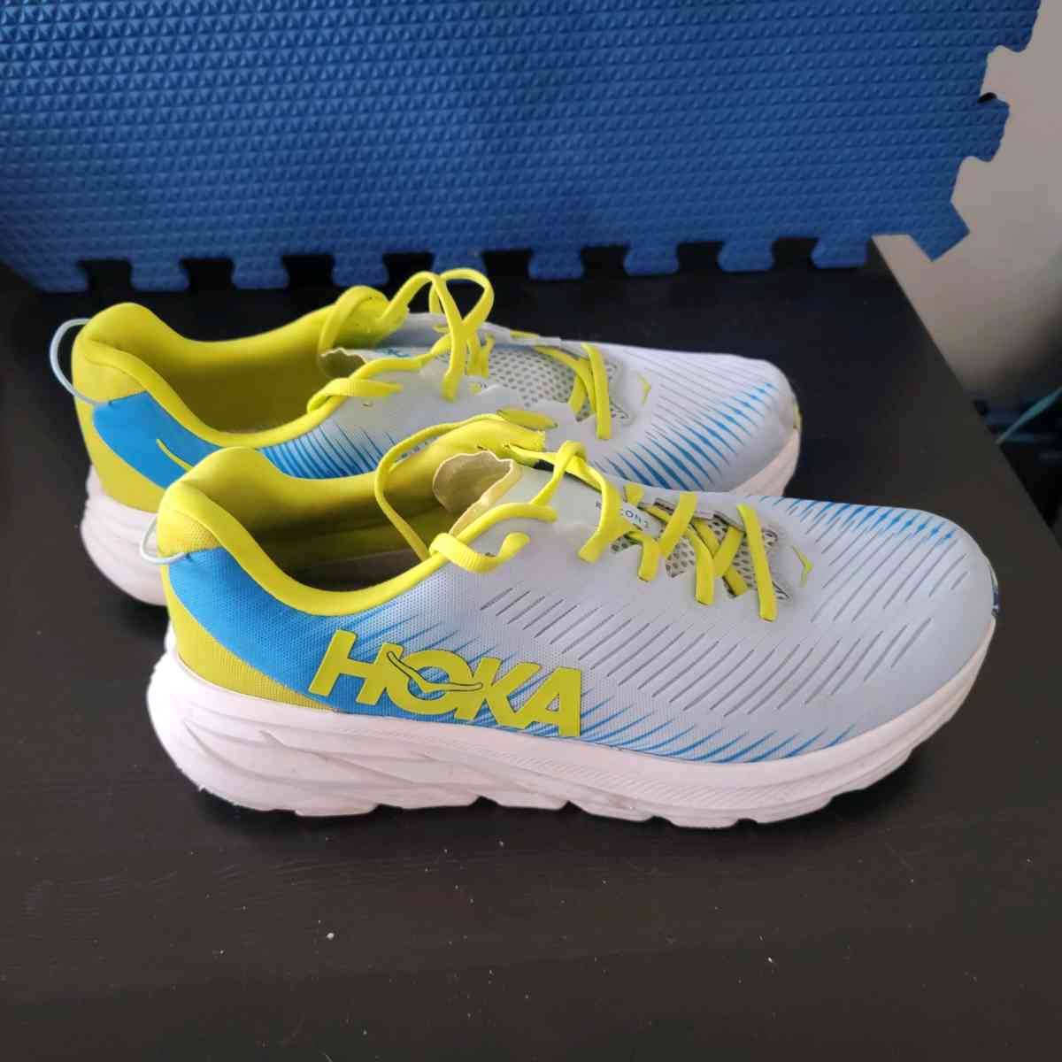 hoka shoes 11D