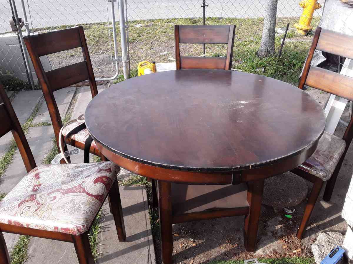Round Wooden Dining Table 4 chairs
