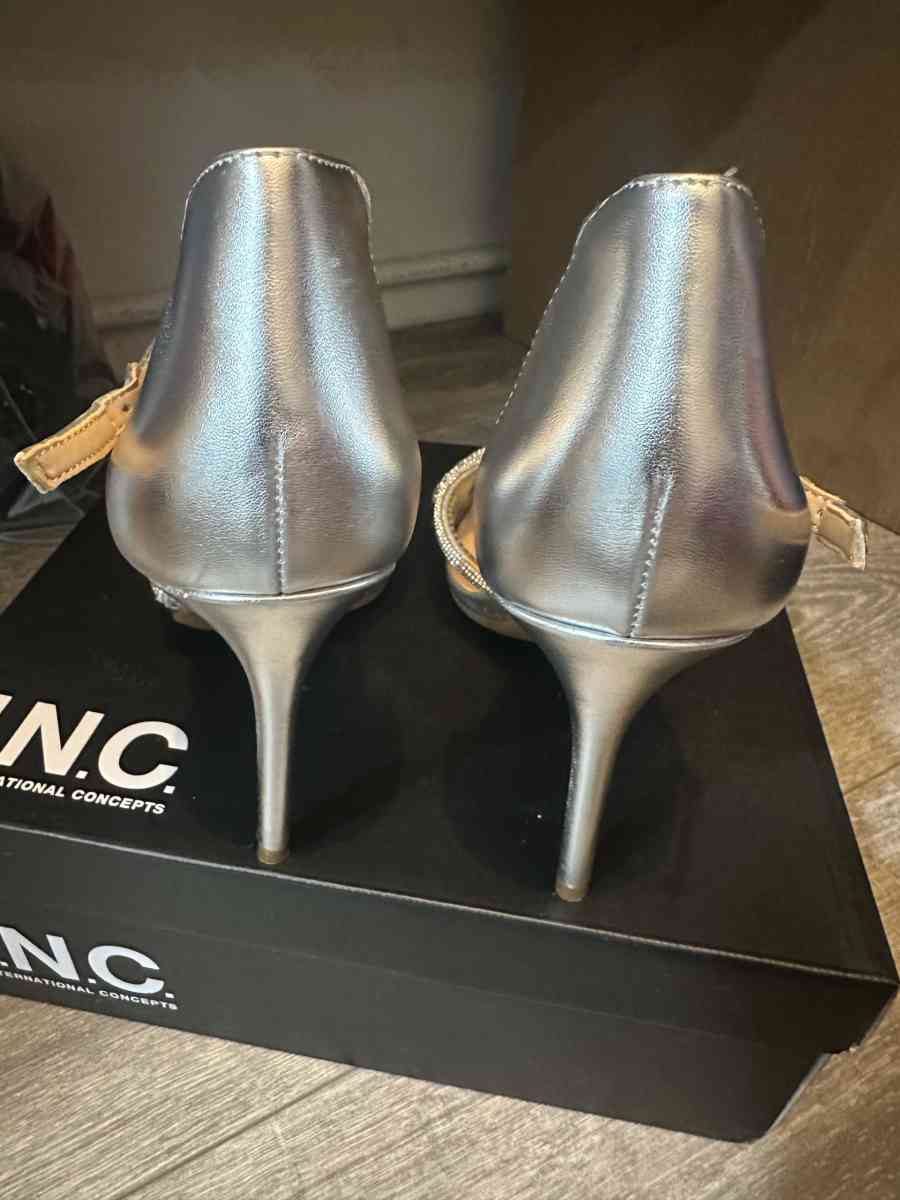 INC International Concepts Womens Lidani PointedToe Pum Silv