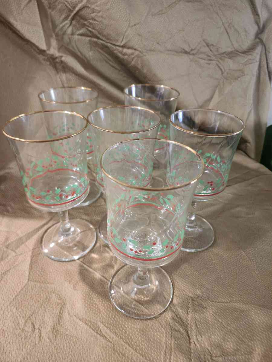 set of 6 vintage Arbys Chritmas glasses