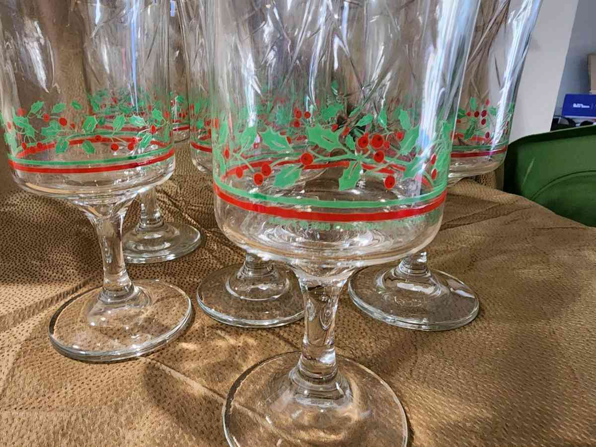 set of 6 vintage Arbys Chritmas glasses