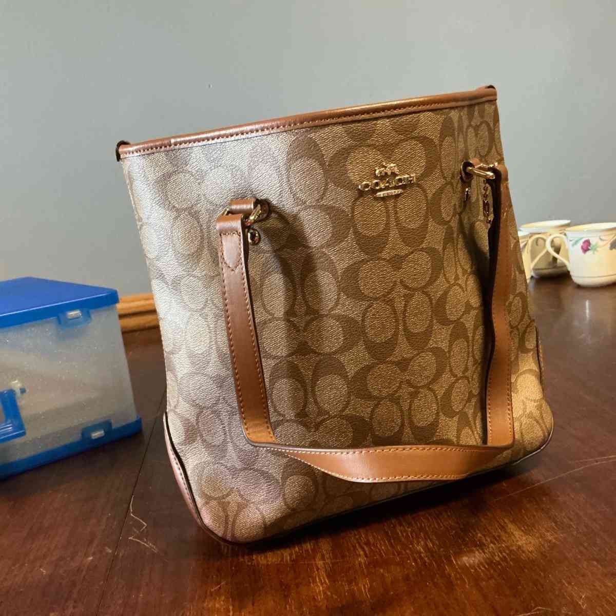 luxury designer coach hand bag