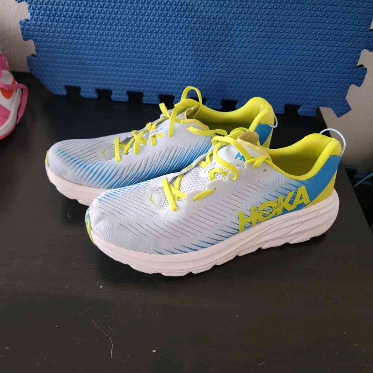hoka shoes 11D