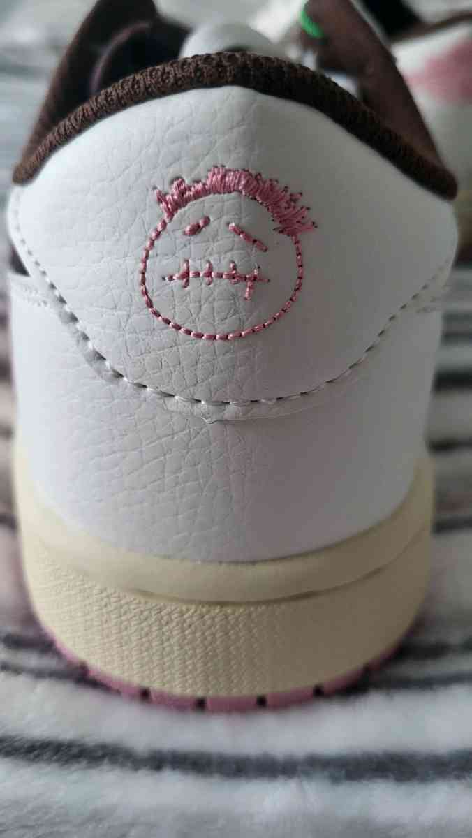 Jordan 1 low travis scotts