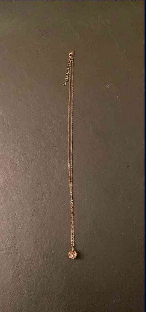 Portuguese necklace crown