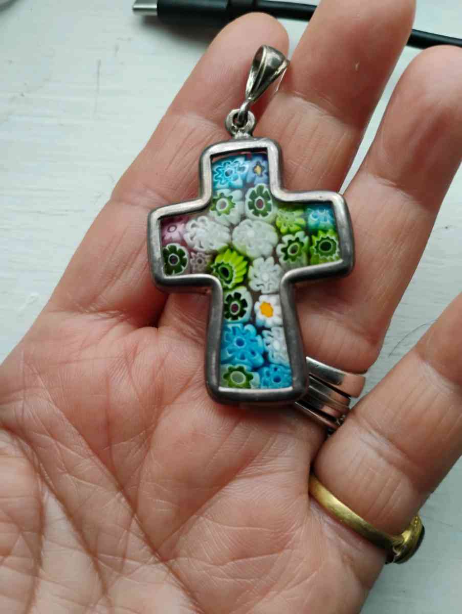 Beautiful sterling silver cross