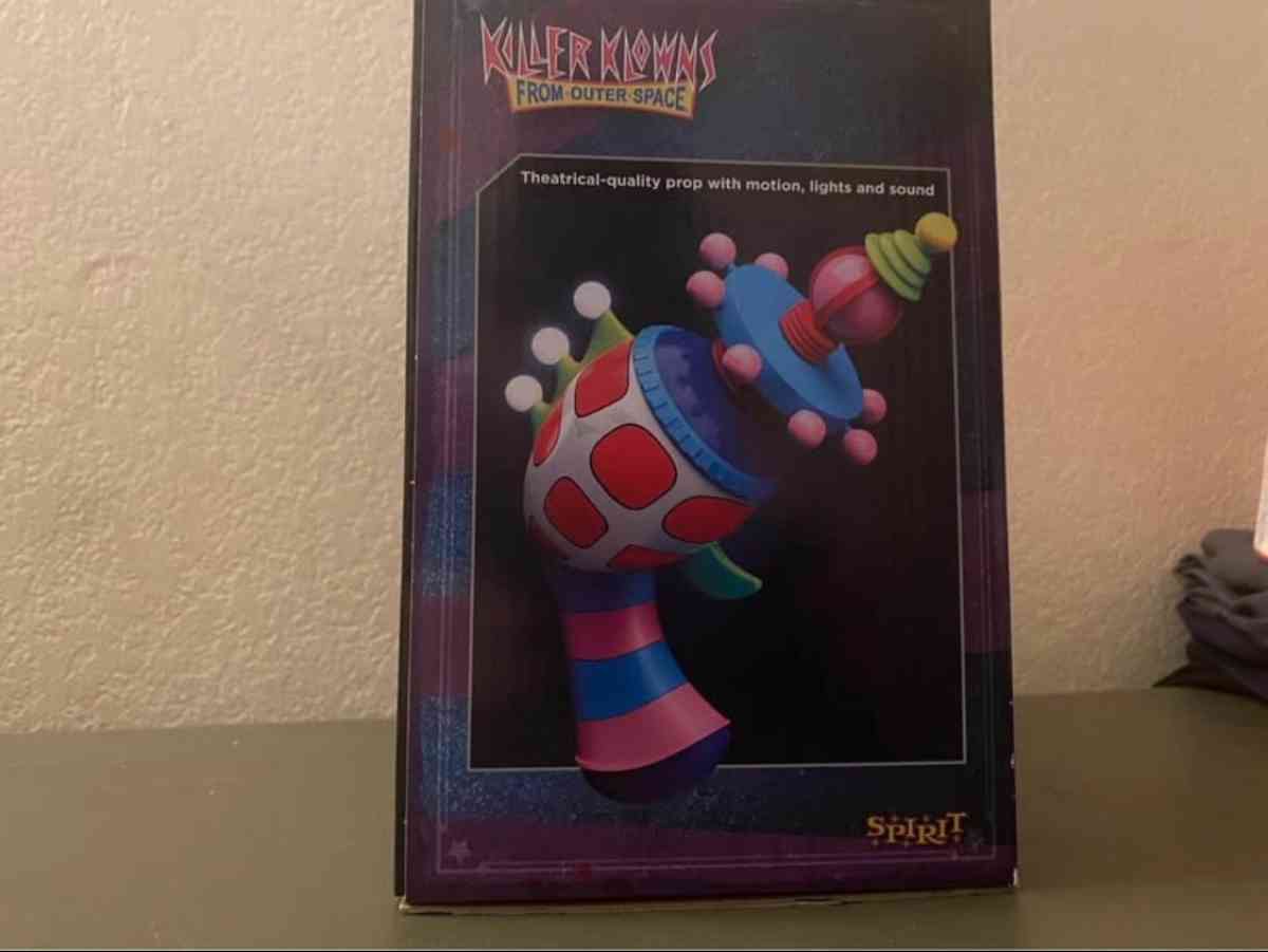Killer Klown toy gun