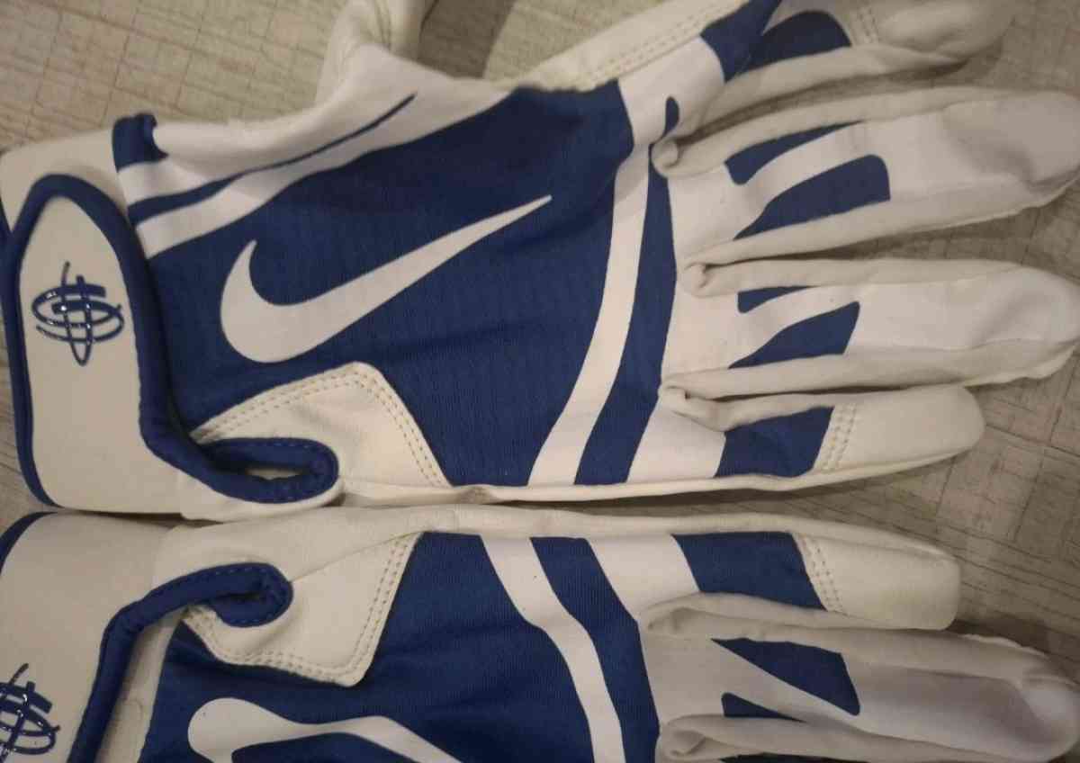 Nike Huarache Edge White Royal Blue Battling Gloves Youth Ad