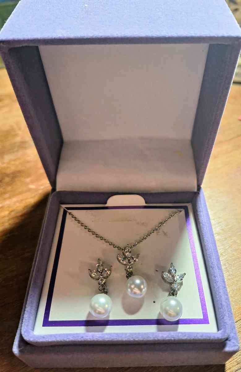 Believe by Brilliance Matching Necklace  Earring Set