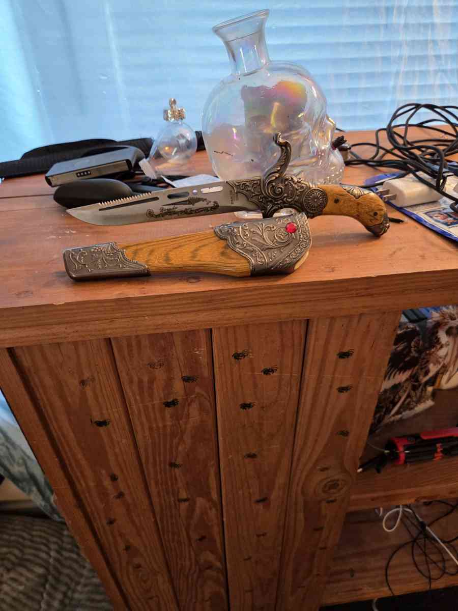 decorative flintlock design knife