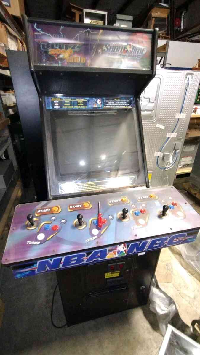 NBA Showtime  NFL Blitz 2000 Arcade Cabinet