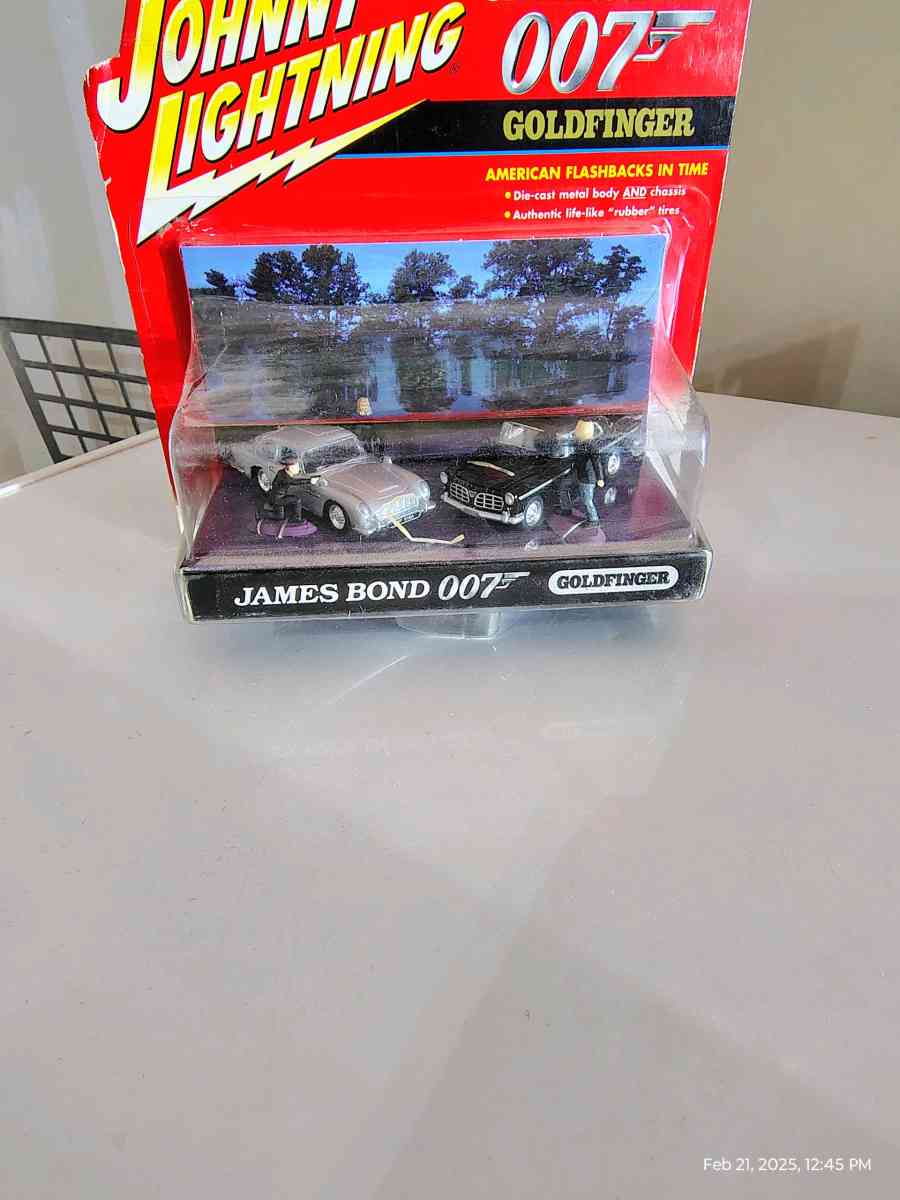 Johnny lightning collection James Bond and starsky and hutch