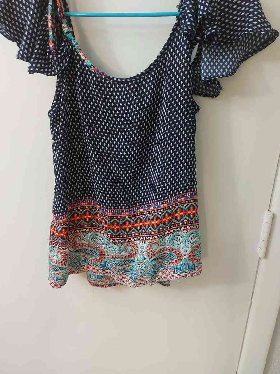 Society Girl Cold Shoulder Front Tie Top Size XS Paisley Pri