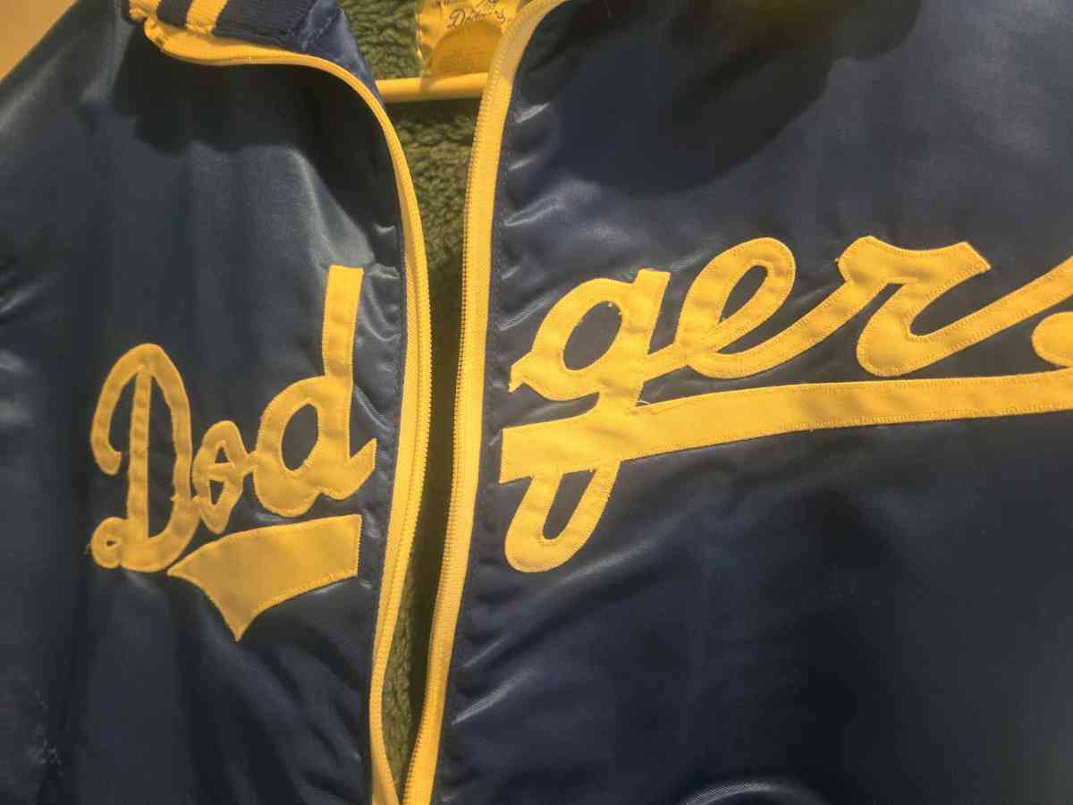 vintage dodgers jacket great condition size small