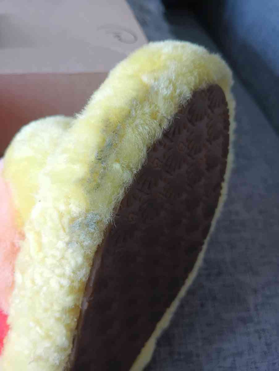 UGG Fluff Yeah Slide Kids Yellow Rainbow size 6 for women